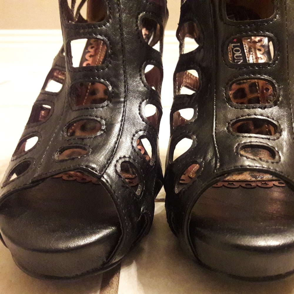 Velvet Lounge/ Peep Toe Heels - Picture 4 of 8